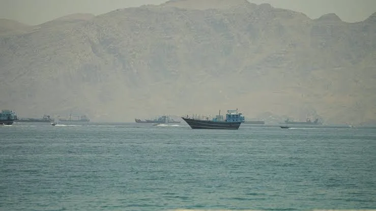 مضيق هرمز: صراع الروايات بين إيران وأمريكا حول الملاحة