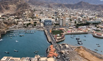 حصار باب المندب يخنق الاقتصاد اليمني ويشعل أسعار الطاقة عالمياً